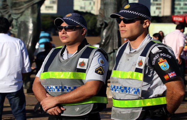 Policiais
