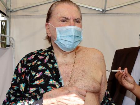 silvio-santos-recebe-segunda-dose-da-vacina-contra-a-covid-19-1615402017902_v2_450x337