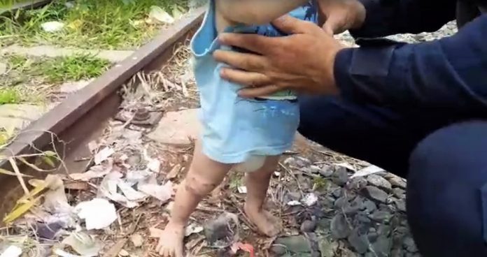 noticias.sorocaba.sp.gov.br-gcm-encontra-bebe-abandonado-em-linha-ferrea-no-jardim-nova-esperanca-crianca-2