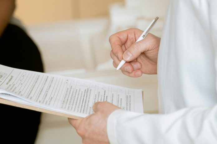 Ficha médica - Foto de MART PRODUCTION - Via Pexels