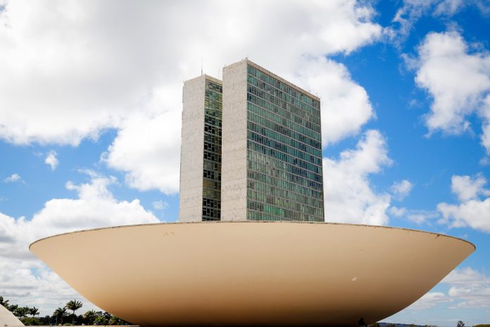 Fachada-CongressoNacional-Câmara-Senado-30jul2017-FotoSergioLima.