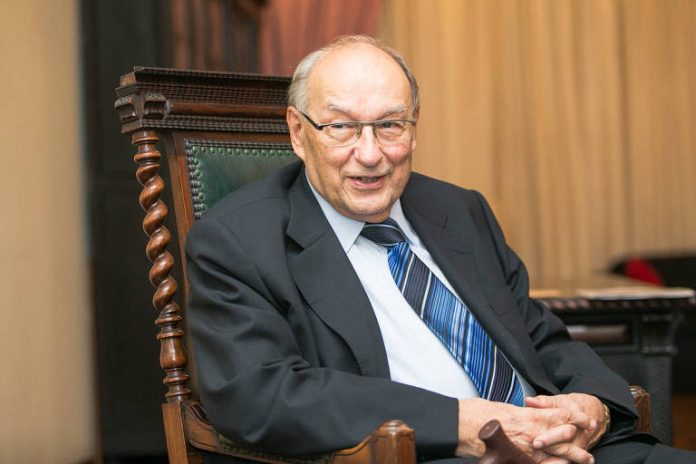 IVES GANDRA PROFESSOR
