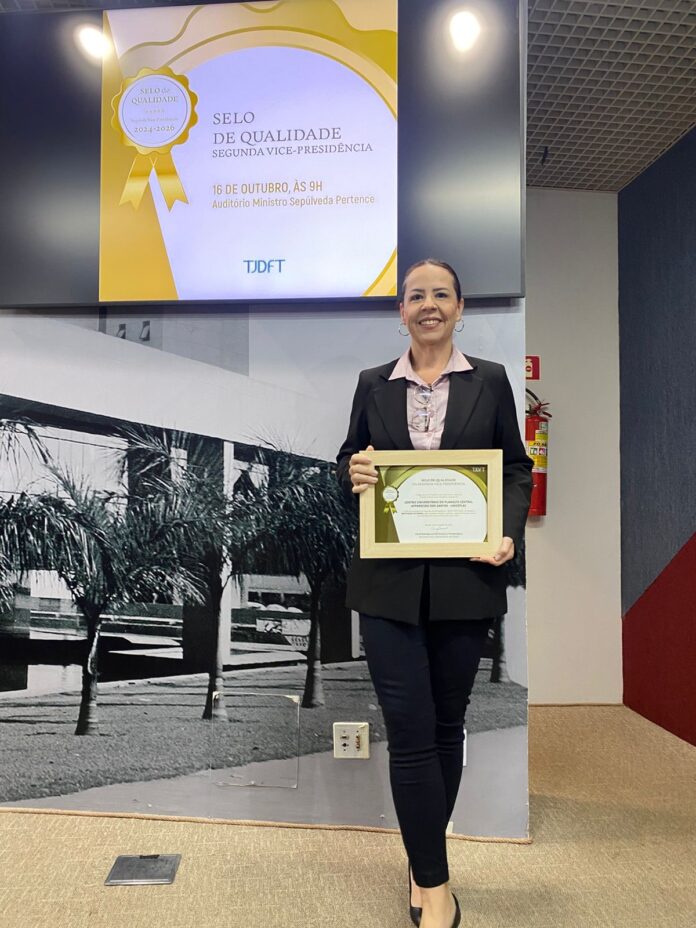 professora Dra. Kelly Pereira, reitora do UNICEPLAC.