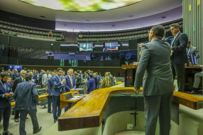 caiado votacao